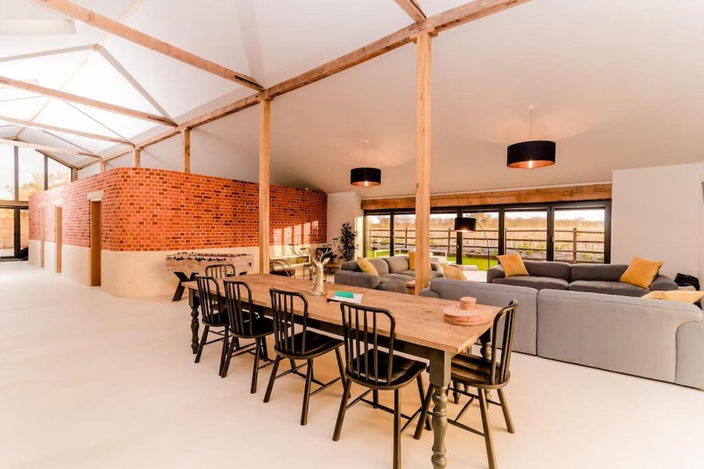 Beautiful Barn Conversion Close To The Broads Dilham Buitenkant foto